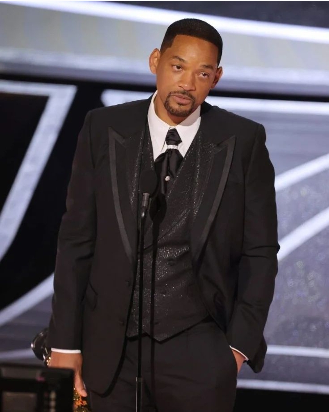 Will Smith say sorry to Chris Rock
