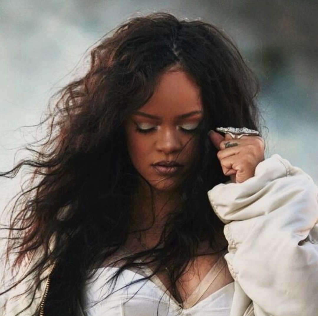 Lift Me Up Rihanna