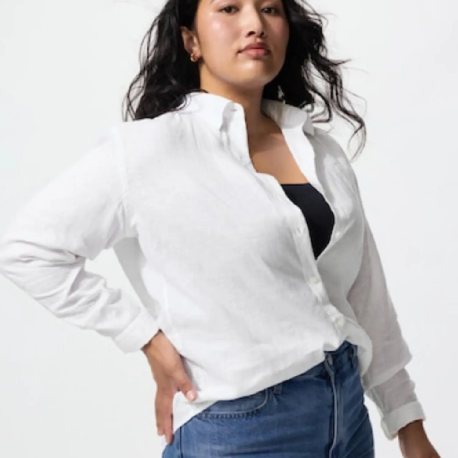 Premium Linen Shirt Long Sleeve (ราคา 1,290 บาท) จาก Uniqlo