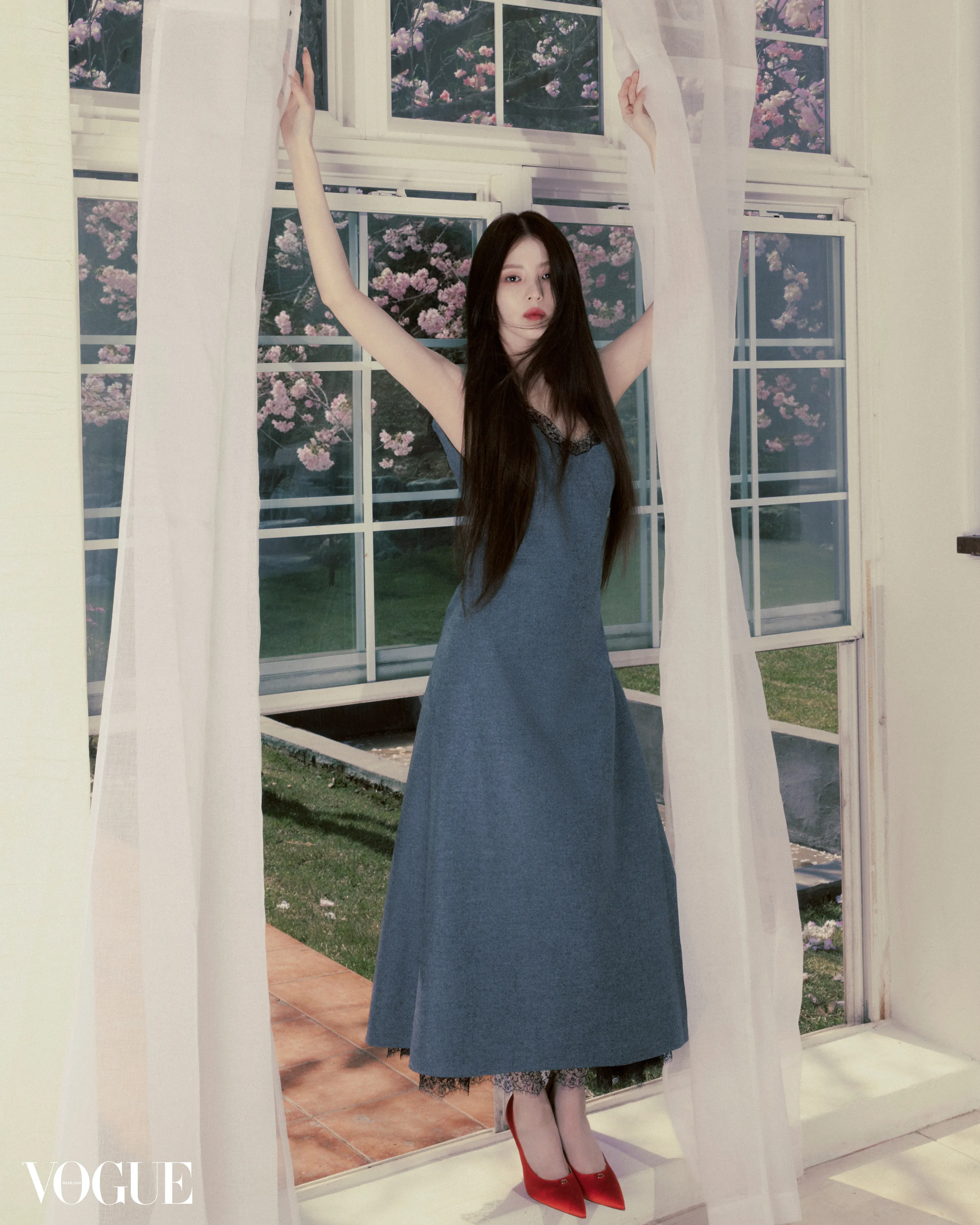 Han So-hee ในโททัลลุค Dior บนปก Vogue