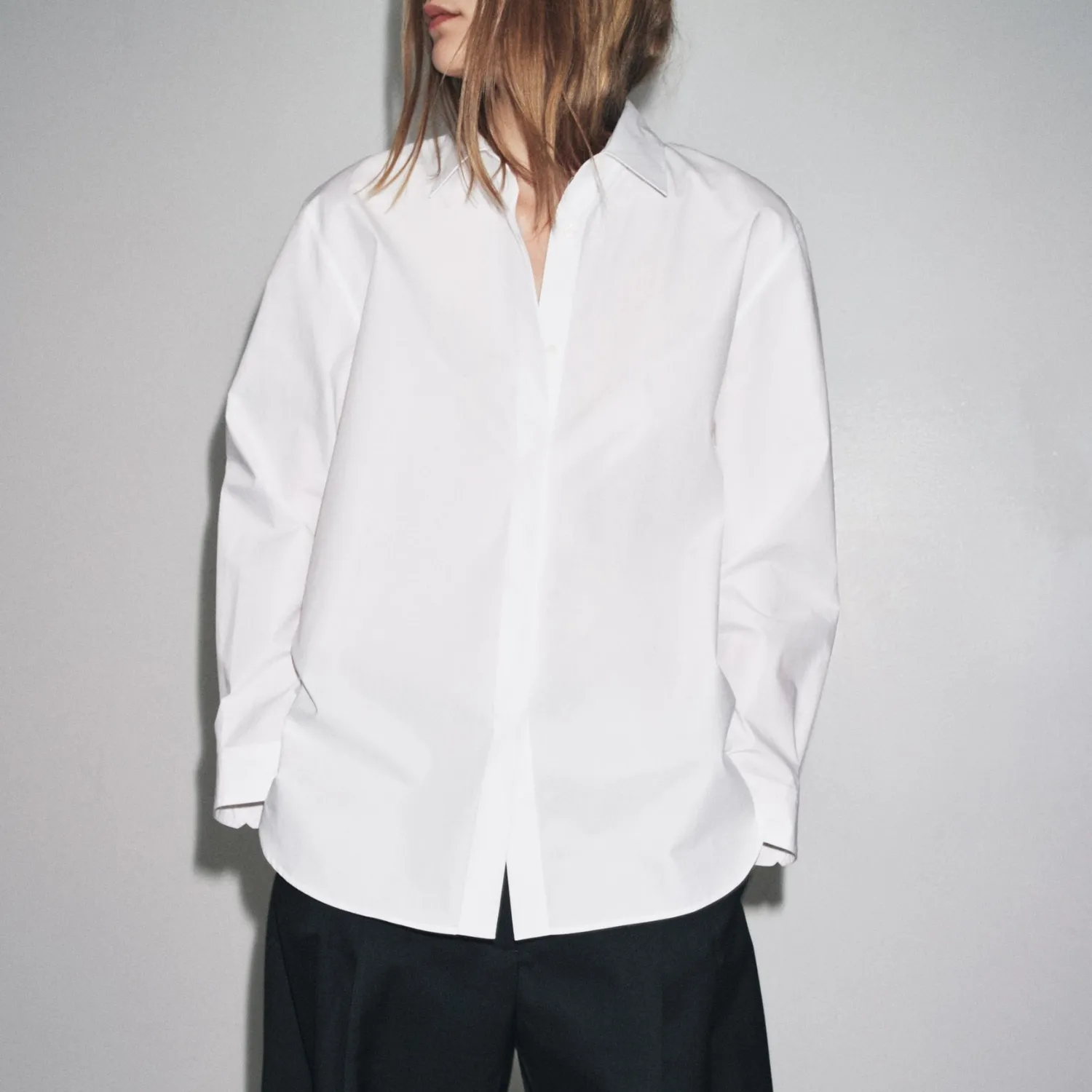 Poplin Shirt ZW Collection (ราคา 1,990 บาท) จาก ZARA