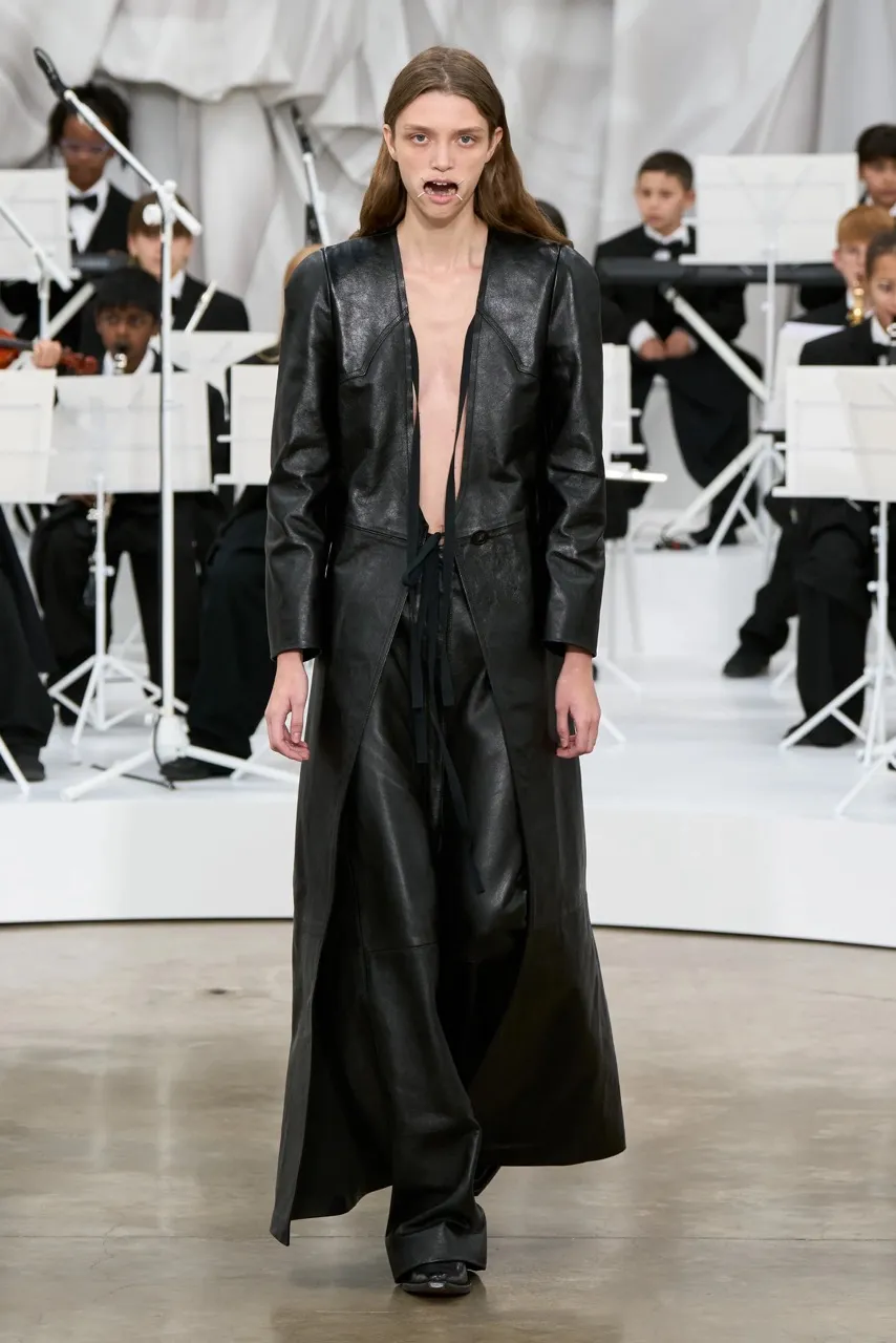 นางเเบบ Maison Margiela รันเวย์