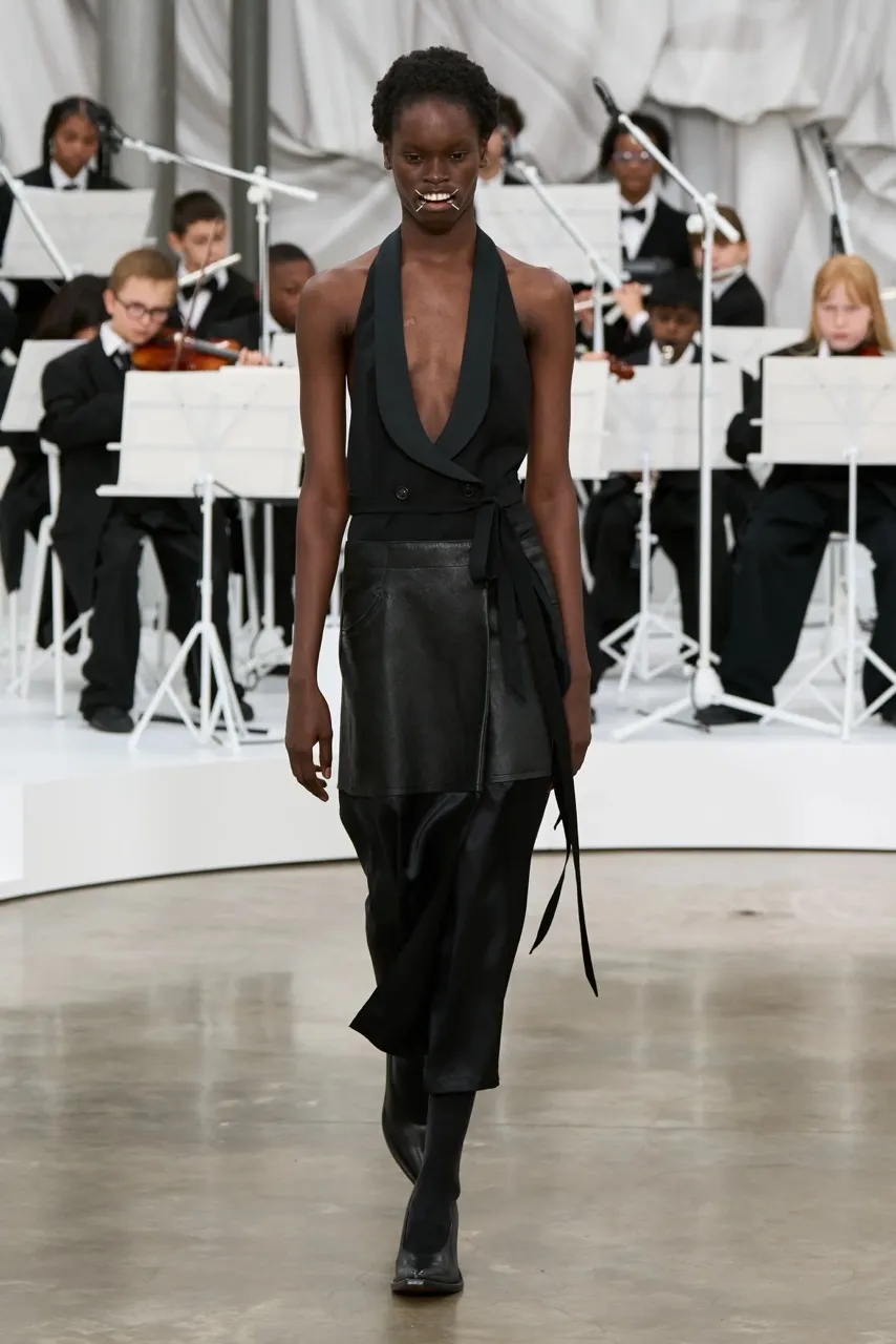 นางเเบบ Maison Margiela รันเวย์