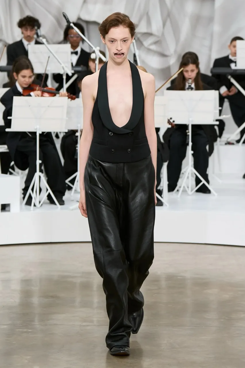 นางเเบบ Maison Margiela รันเวย์
