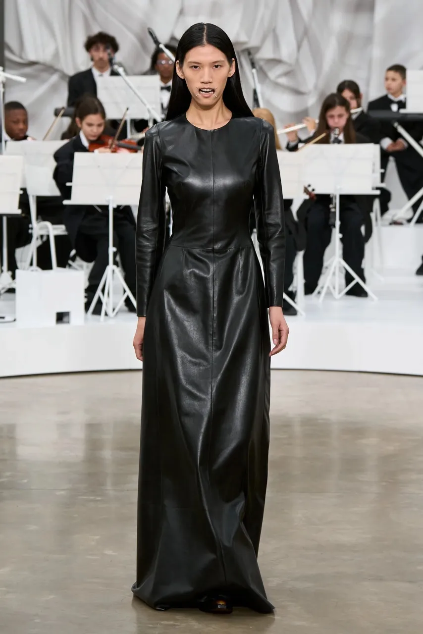 นางเเบบ Maison Margiela รันเวย์