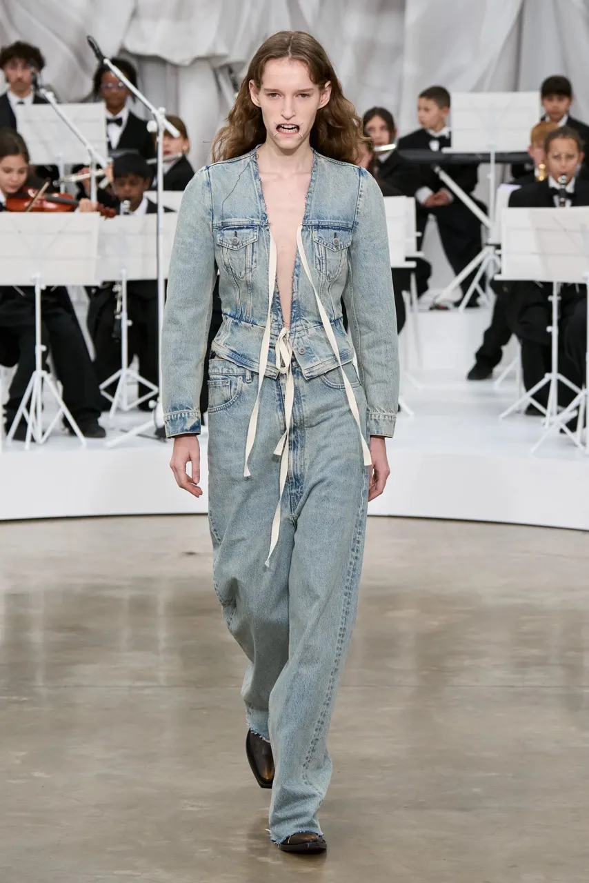 นางเเบบ Maison Margiela รันเวย์