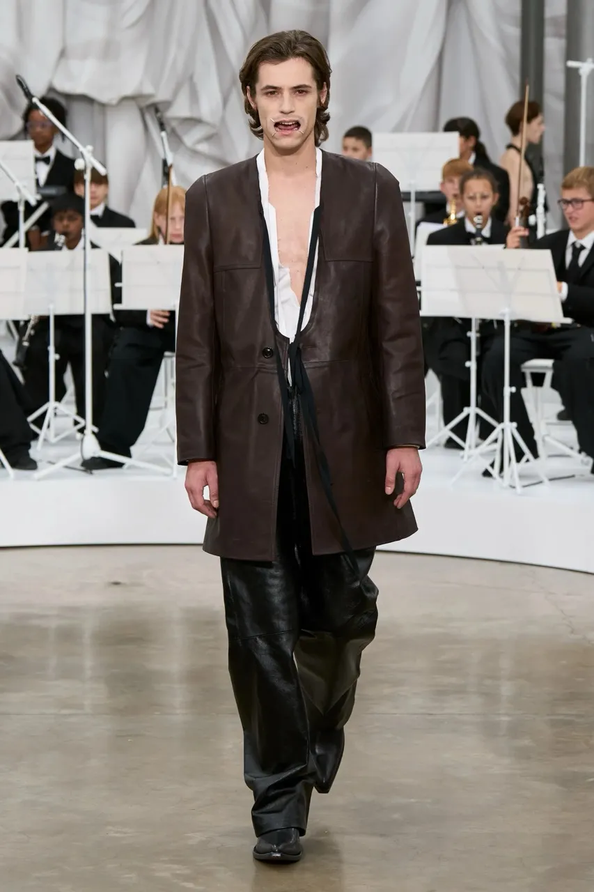 นางเเบบ Maison Margiela รันเวย์
