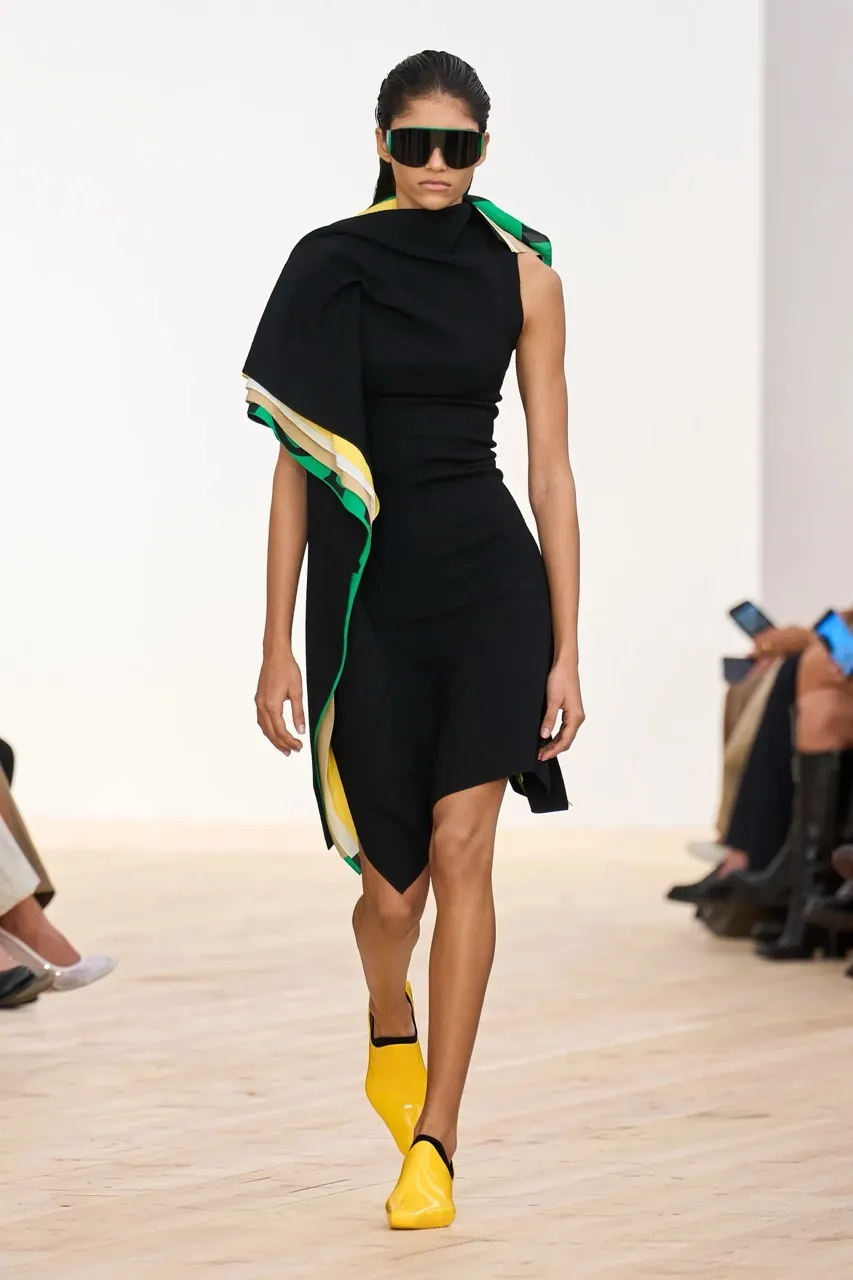นางเเบบ LOEWE SS26