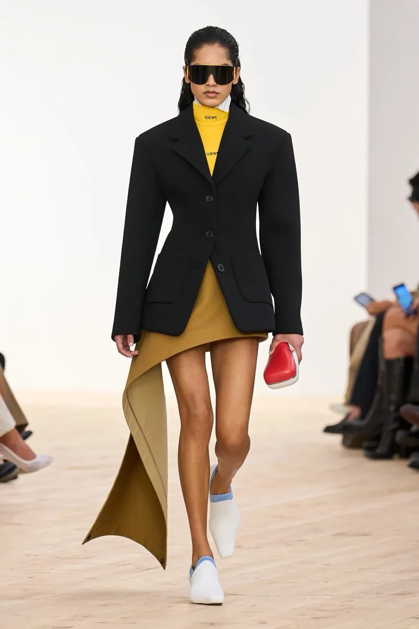 นางเเบบ LOEWE SS26