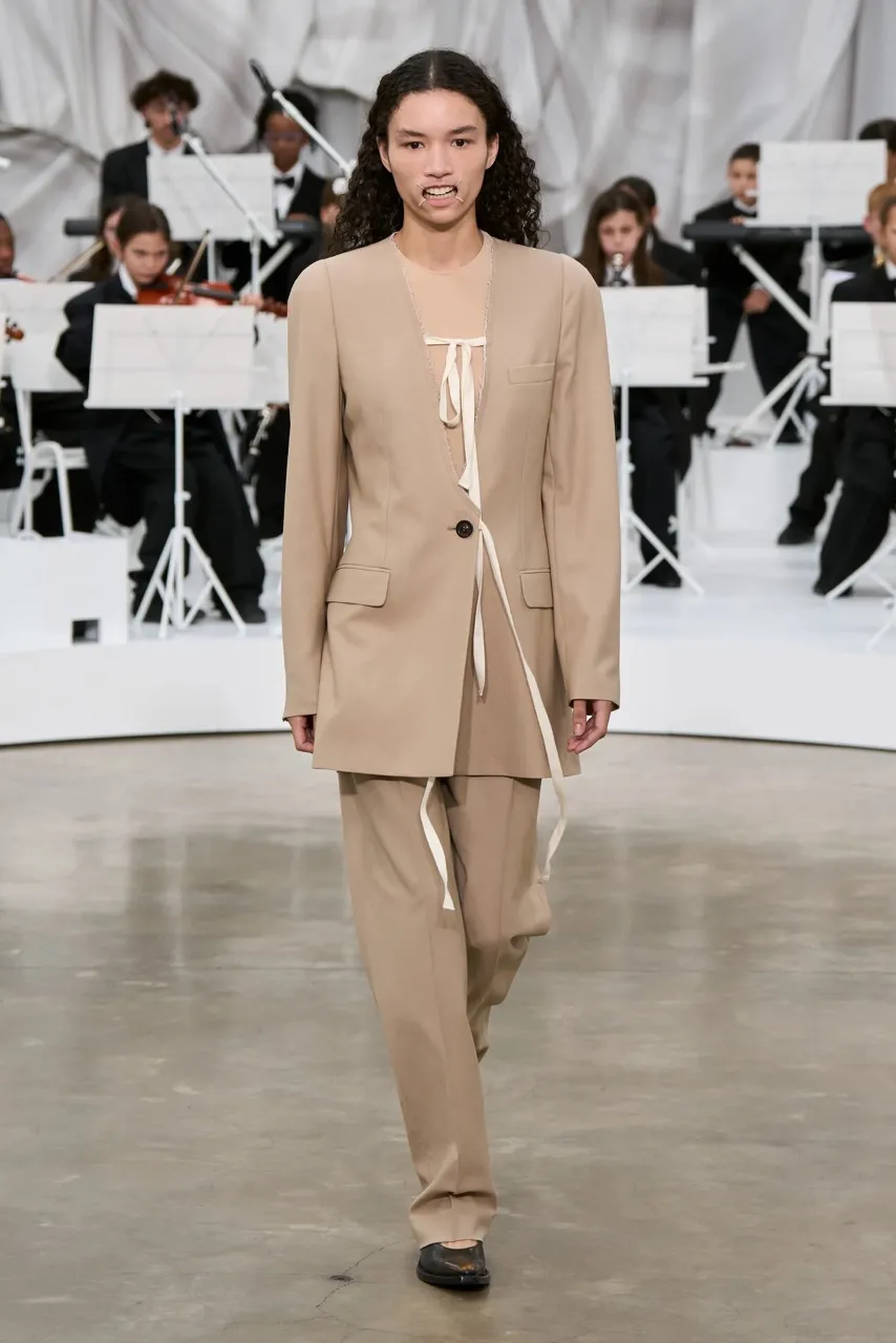 นางเเบบ Maison Margiela รันเวย์