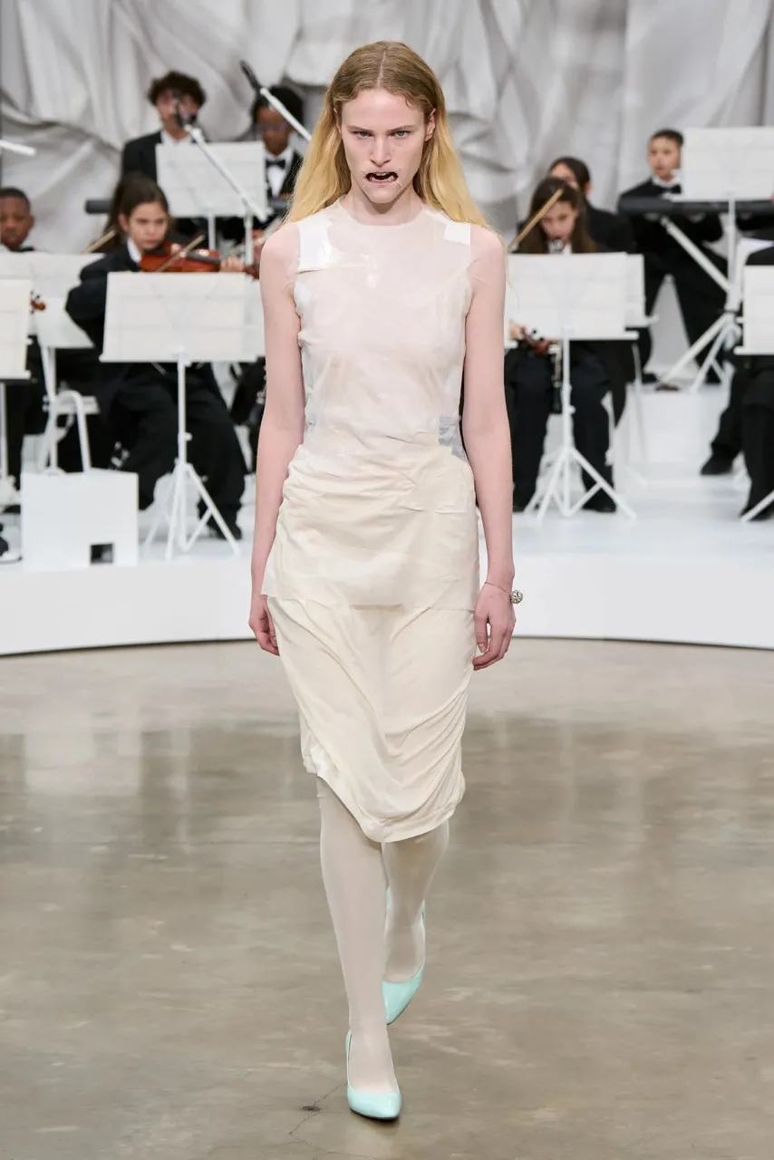 นางเเบบ Maison Margiela รันเวย์