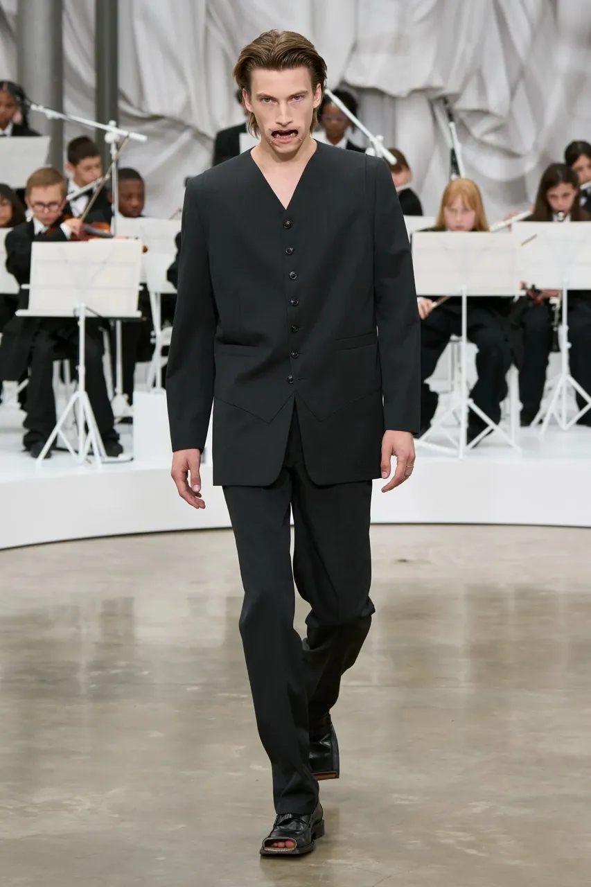 นางเเบบ Maison Margiela รันเวย์