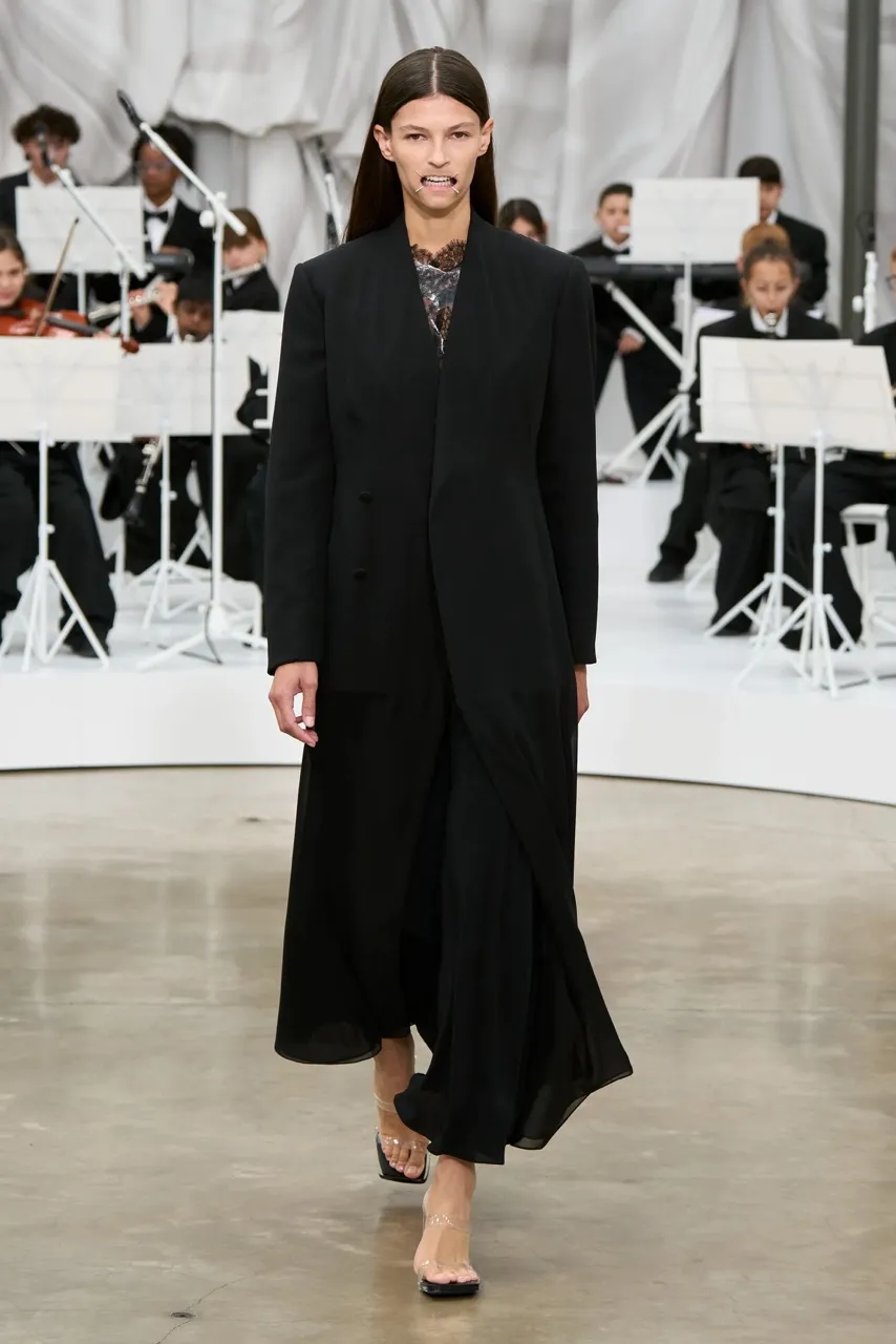 นางเเบบ Maison Margiela รันเวย์