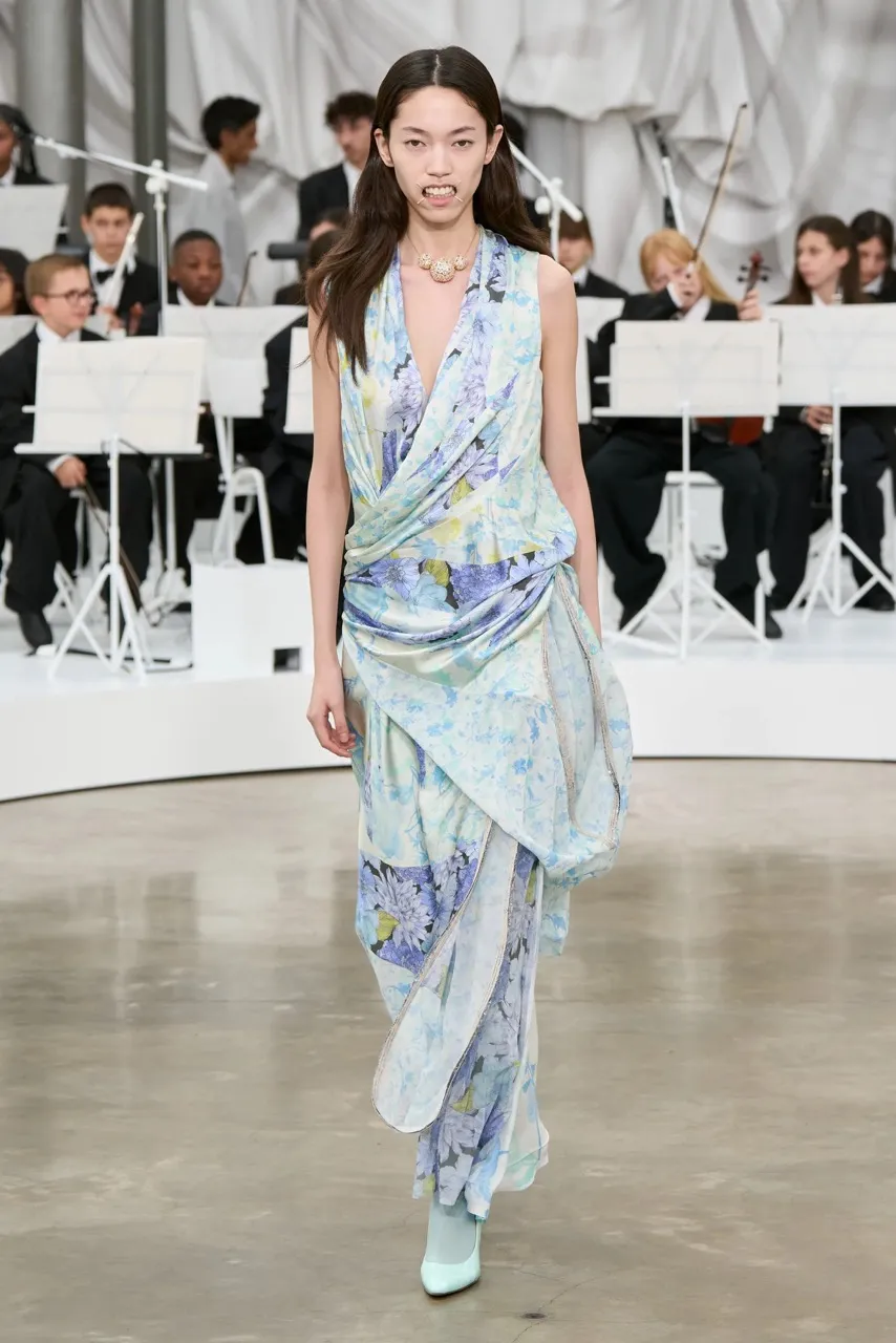 นางเเบบ Maison Margiela รันเวย์