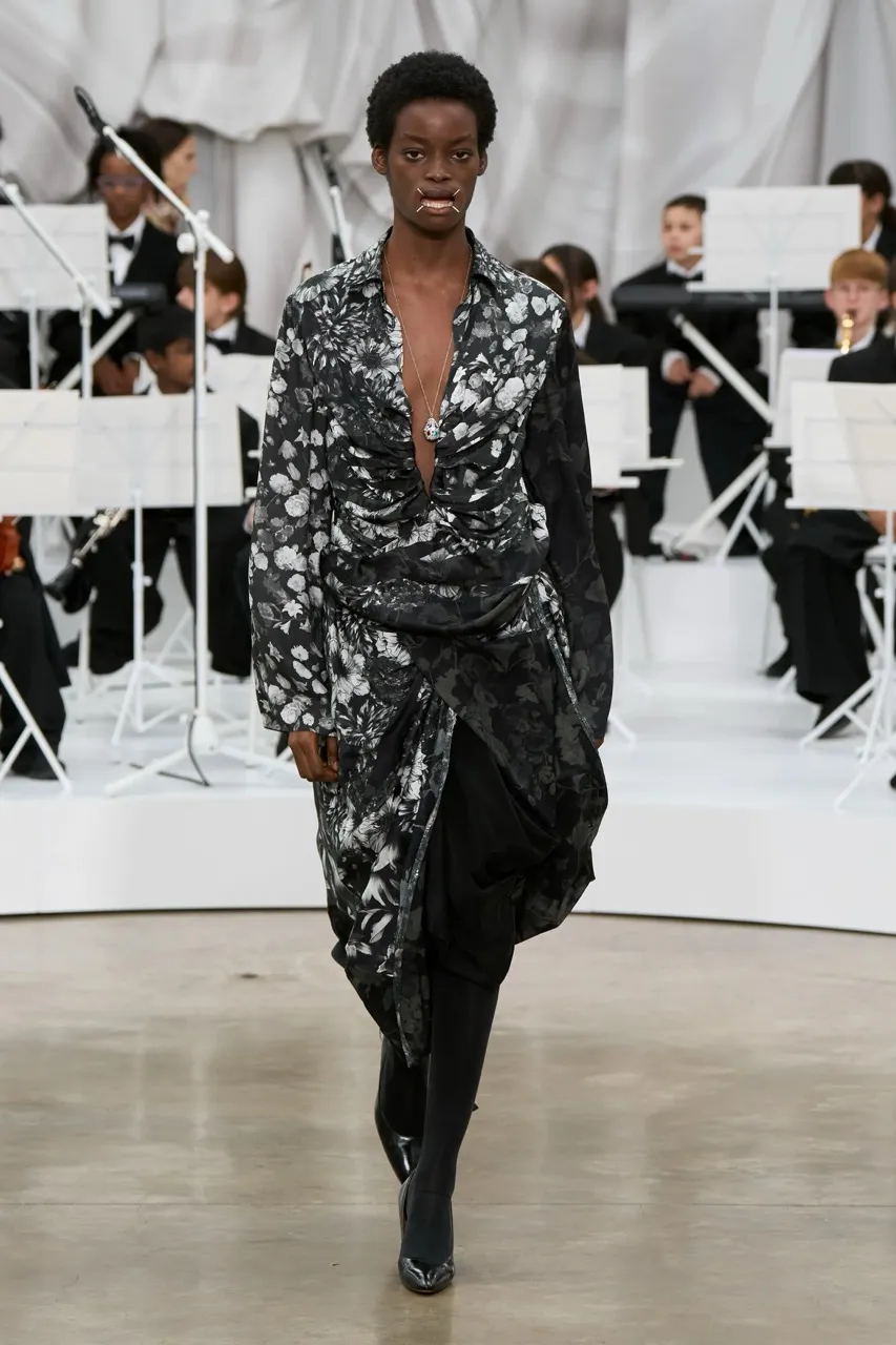 นางเเบบ Maison Margiela รันเวย์