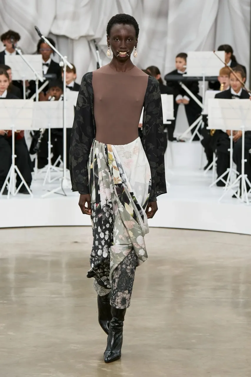 นางเเบบ Maison Margiela รันเวย์
