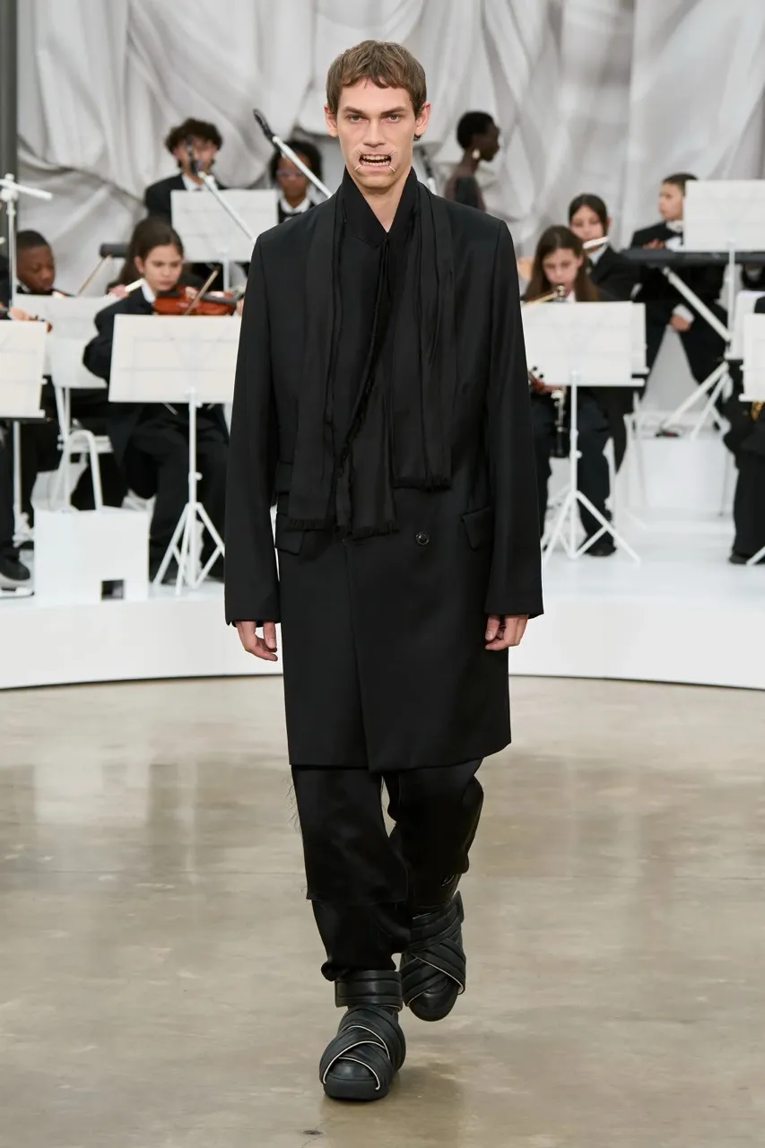นางเเบบ Maison Margiela รันเวย์