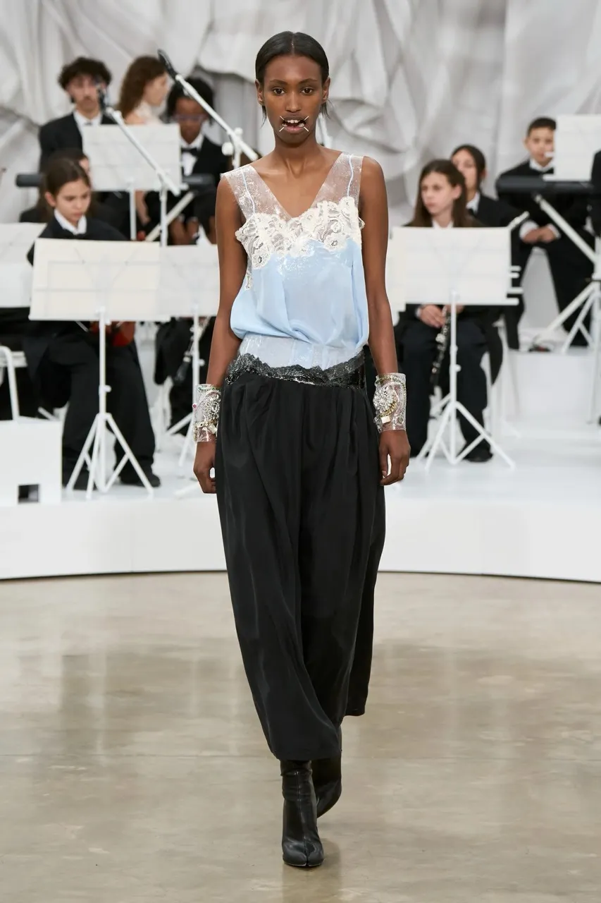 นางเเบบ Maison Margiela รันเวย์