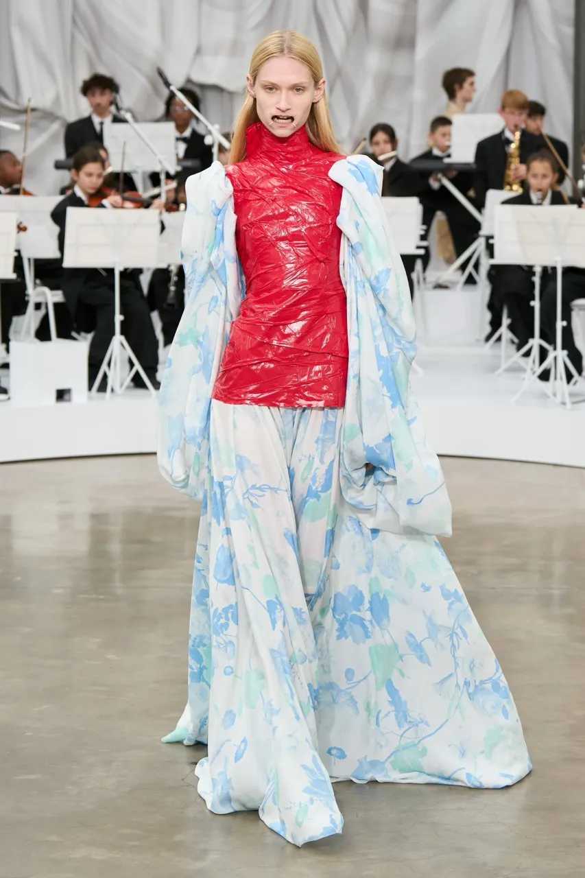 นางเเบบ Maison Margiela รันเวย์