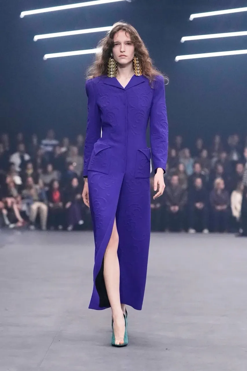 นางเเบบบนรันเวย์ Maison Valentino คอลเล็กชั่นฤดูใบไม้ผลิ/ฤดูร้อน 2026 