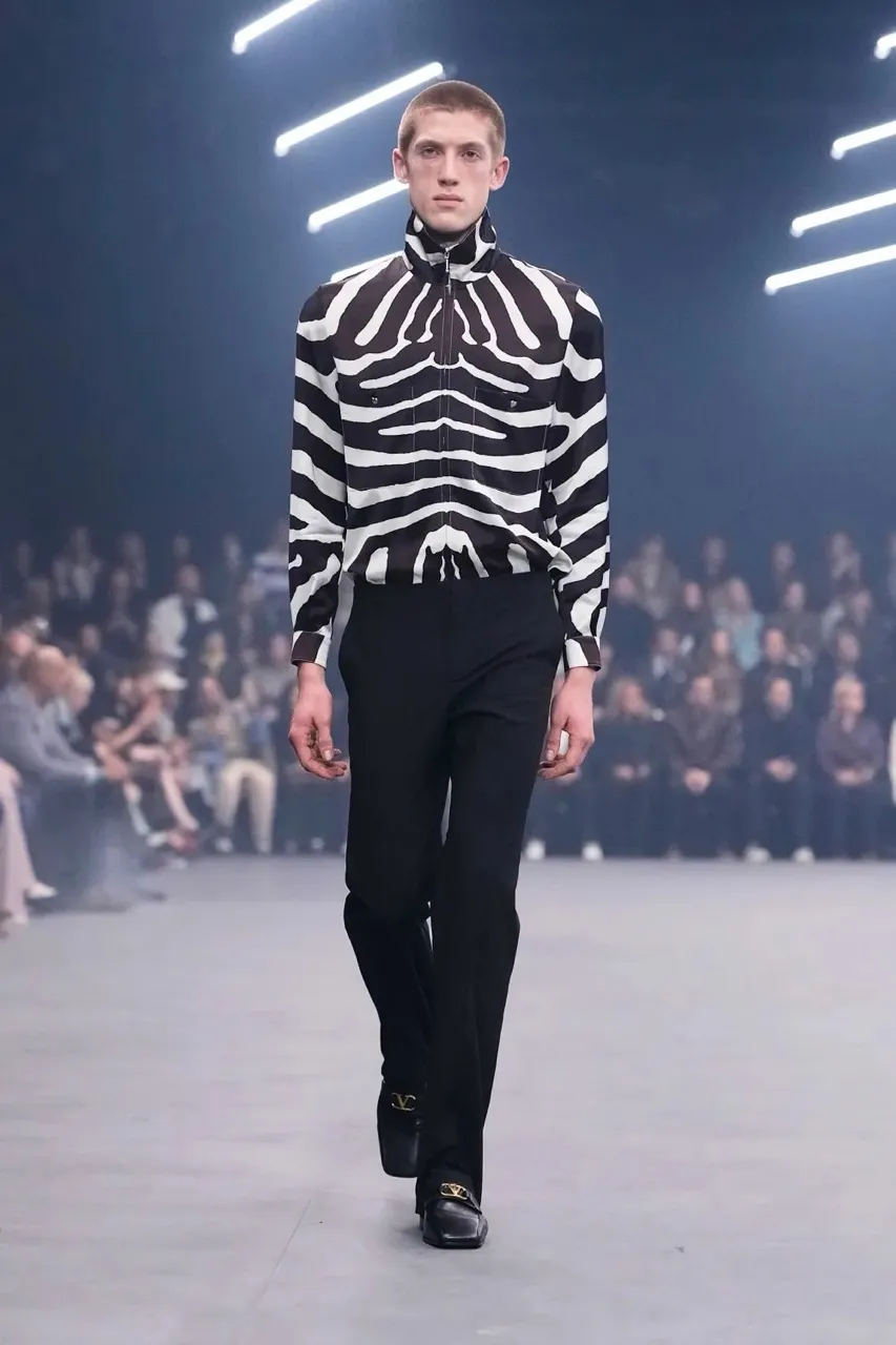นางเเบบบนรันเวย์ Maison Valentino คอลเล็กชั่นฤดูใบไม้ผลิ/ฤดูร้อน 2026 