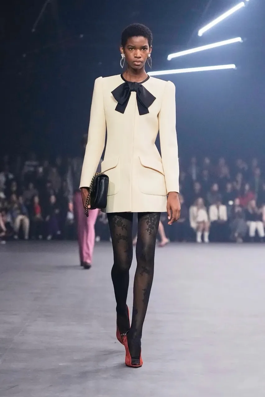 นางเเบบบนรันเวย์ Maison Valentino คอลเล็กชั่นฤดูใบไม้ผลิ/ฤดูร้อน 2026 