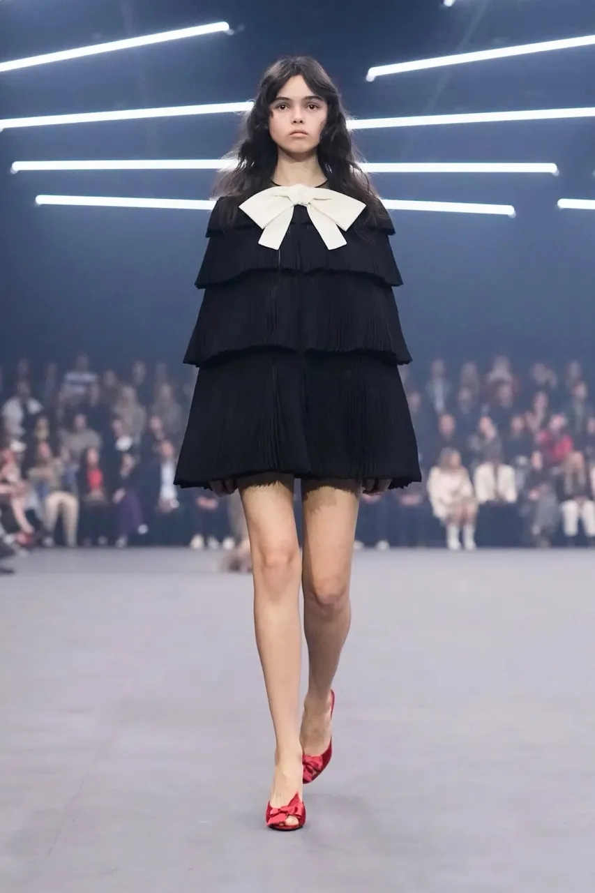 นางเเบบบนรันเวย์ Maison Valentino คอลเล็กชั่นฤดูใบไม้ผลิ/ฤดูร้อน 2026 