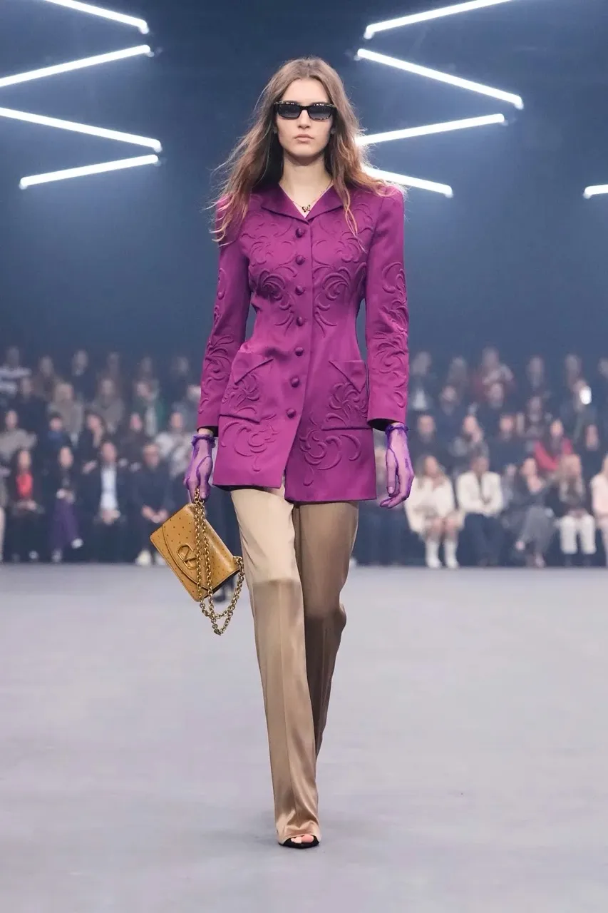 นางเเบบบนรันเวย์ Maison Valentino คอลเล็กชั่นฤดูใบไม้ผลิ/ฤดูร้อน 2026 