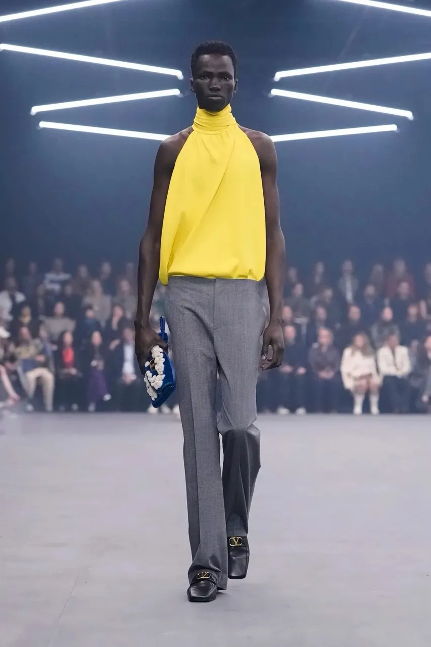 นางเเบบบนรันเวย์ Maison Valentino คอลเล็กชั่นฤดูใบไม้ผลิ/ฤดูร้อน 2026 