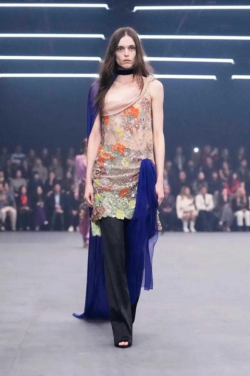 นางเเบบบนรันเวย์ Maison Valentino คอลเล็กชั่นฤดูใบไม้ผลิ/ฤดูร้อน 2026 