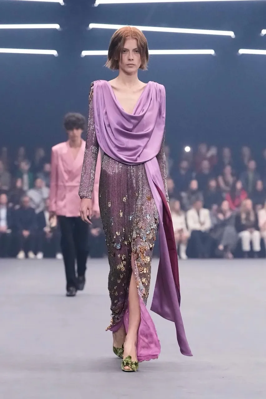 นางเเบบบนรันเวย์ Maison Valentino คอลเล็กชั่นฤดูใบไม้ผลิ/ฤดูร้อน 2026 