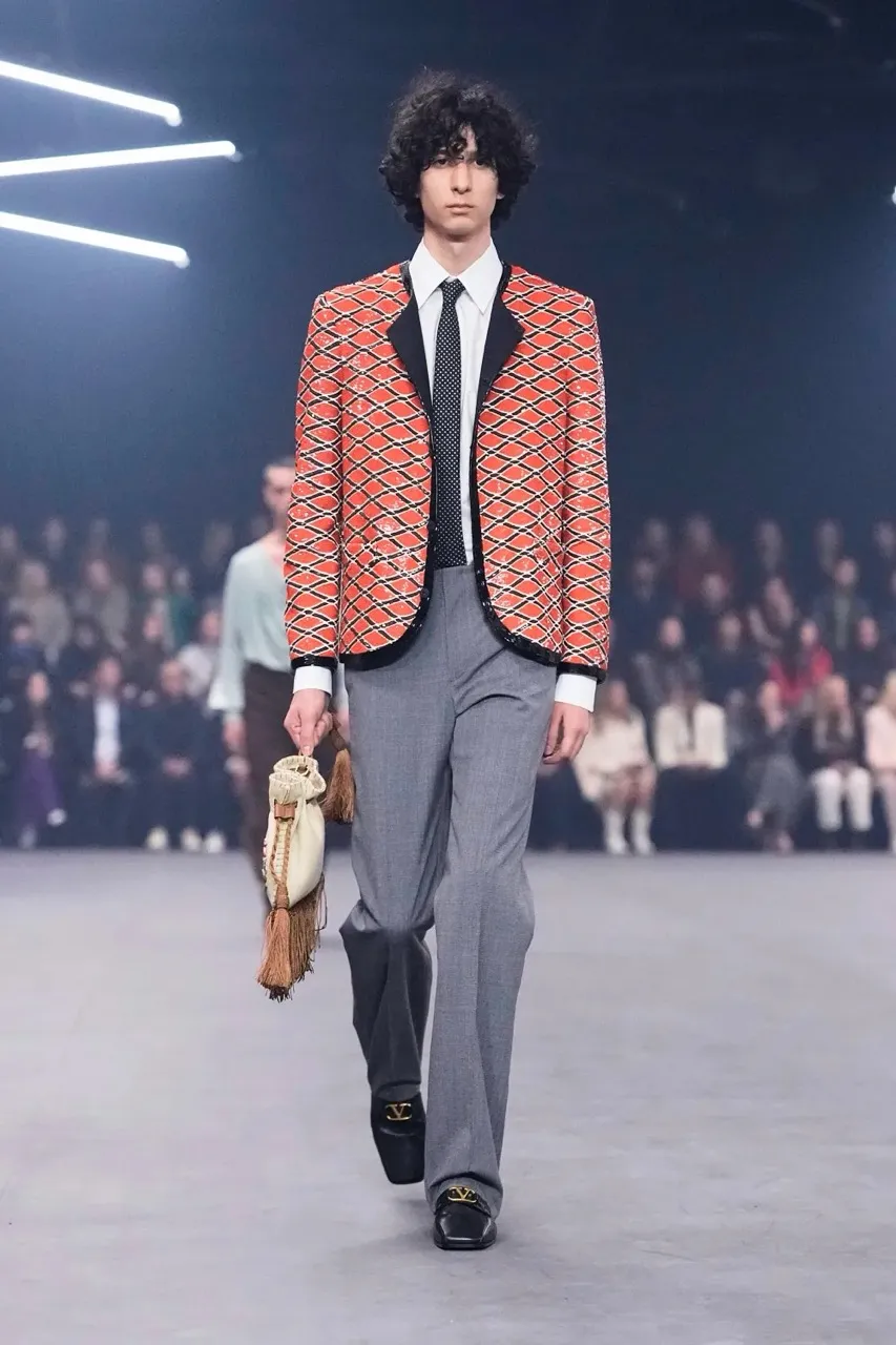 นางเเบบบนรันเวย์ Maison Valentino คอลเล็กชั่นฤดูใบไม้ผลิ/ฤดูร้อน 2026 