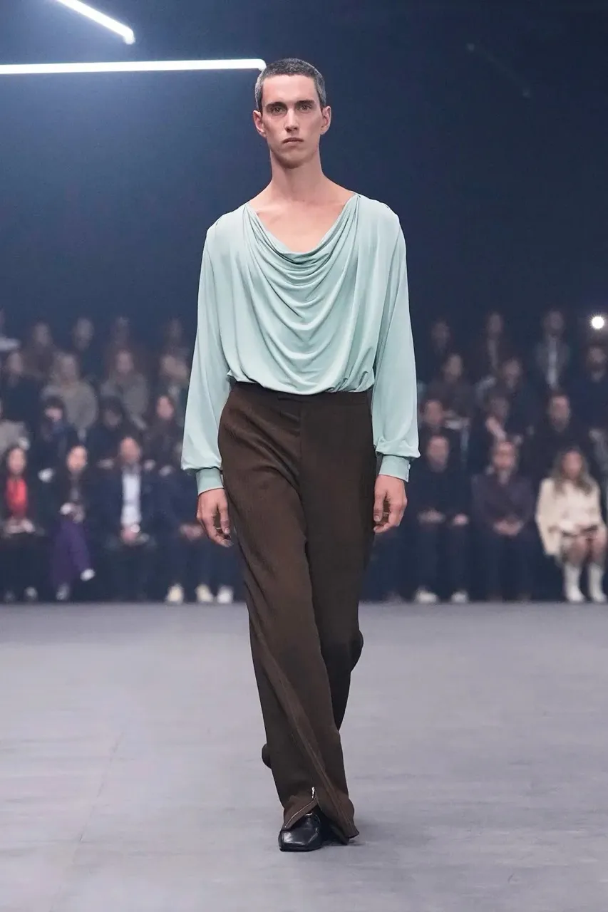 นางเเบบบนรันเวย์ Maison Valentino คอลเล็กชั่นฤดูใบไม้ผลิ/ฤดูร้อน 2026 