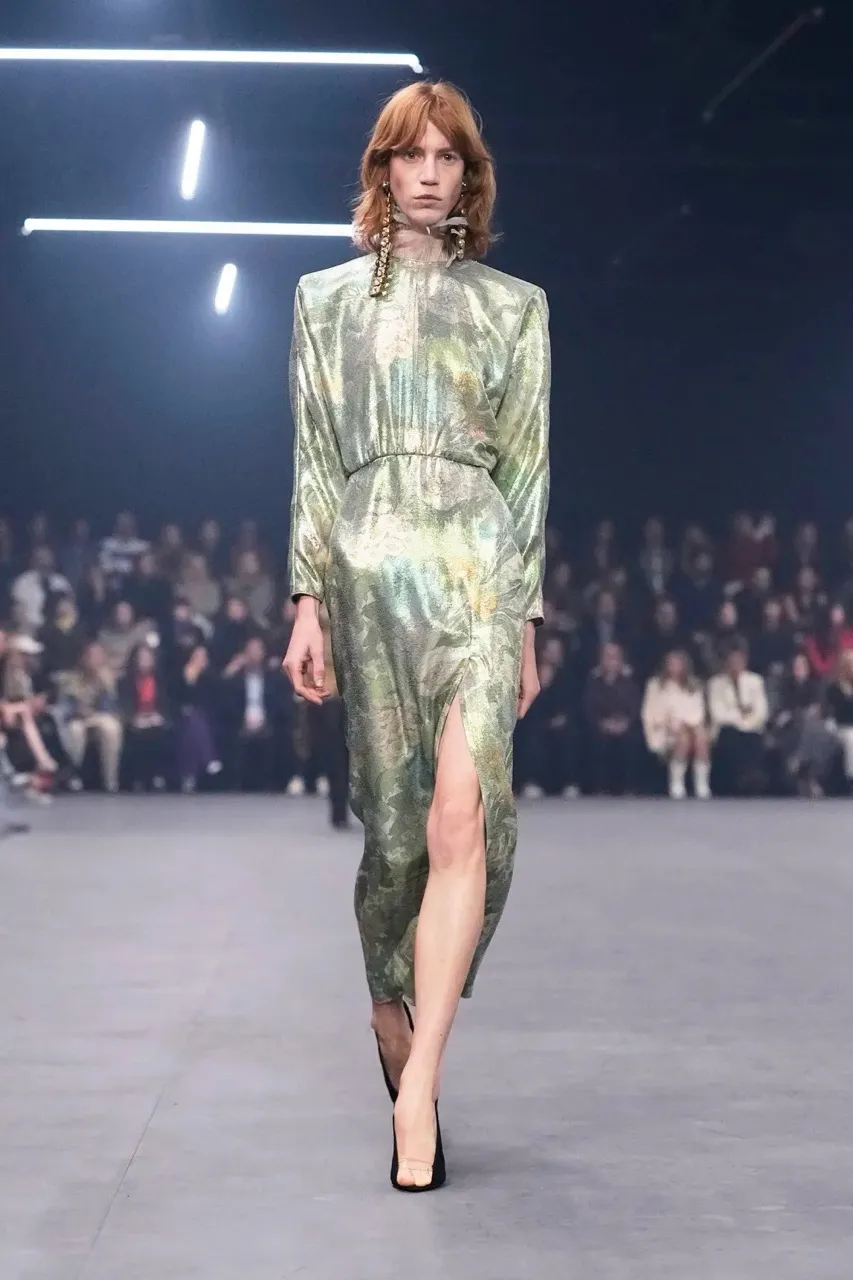 นางเเบบบนรันเวย์ Maison Valentino คอลเล็กชั่นฤดูใบไม้ผลิ/ฤดูร้อน 2026 