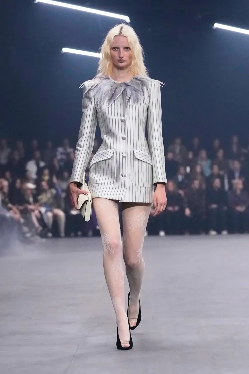 นางเเบบบนรันเวย์ Maison Valentino คอลเล็กชั่นฤดูใบไม้ผลิ/ฤดูร้อน 2026 