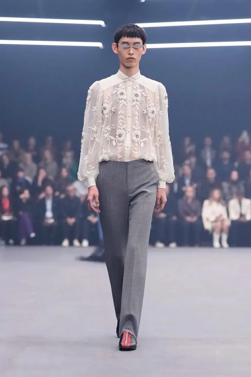 นางเเบบบนรันเวย์ Maison Valentino คอลเล็กชั่นฤดูใบไม้ผลิ/ฤดูร้อน 2026 