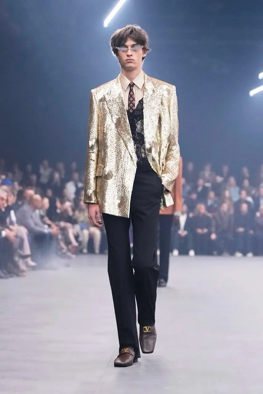 นางเเบบบนรันเวย์ Maison Valentino คอลเล็กชั่นฤดูใบไม้ผลิ/ฤดูร้อน 2026 