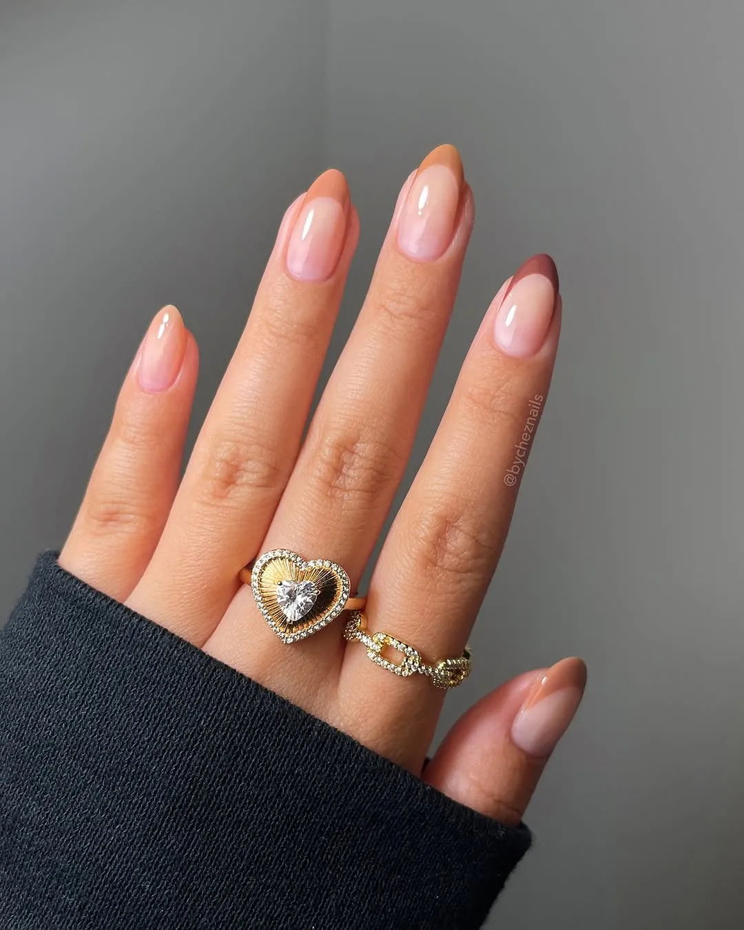 เพ้นท์เล็บ french nails แบบ Ombre Nails
