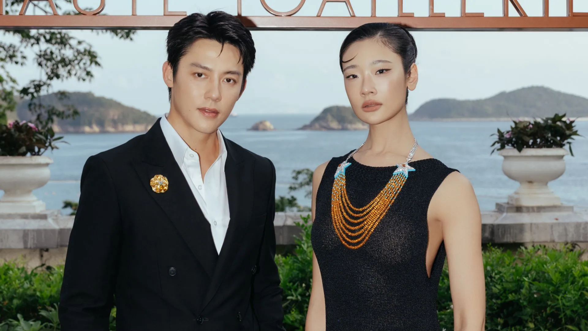 หมาก-ปริญ, ออกแบบ-ชุติมณฑน์, จิวเวลรีชั้นสูง, Signes & Symboles, CHANEL, ฮ่องกง, Gabrielle Chanel, เข็มกลัด, ดอกคามิลเลีย, CHANEL High Jewelry