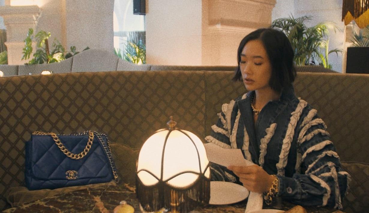 เลือกหิ้วไม่เคยได้! เพราะไม่ว่าจะใบไหนของกระเป๋า CHANEL 19 ก็ดูจะใช่ไป ...