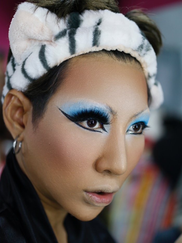 drag queen makeup false lash