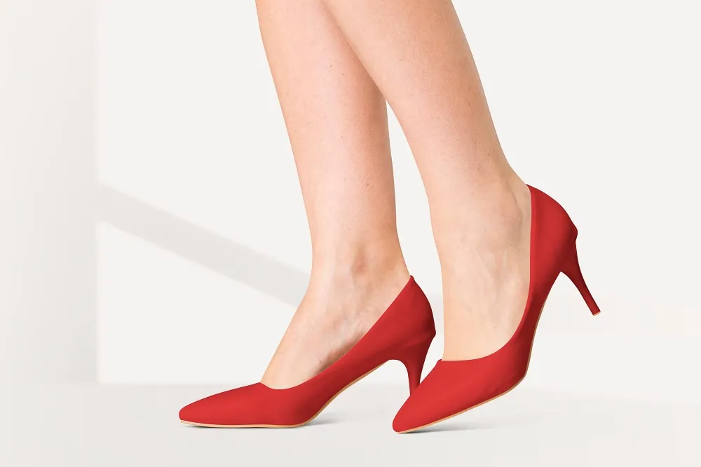 รองเท้าส้นเตี้ย Kitten Heel