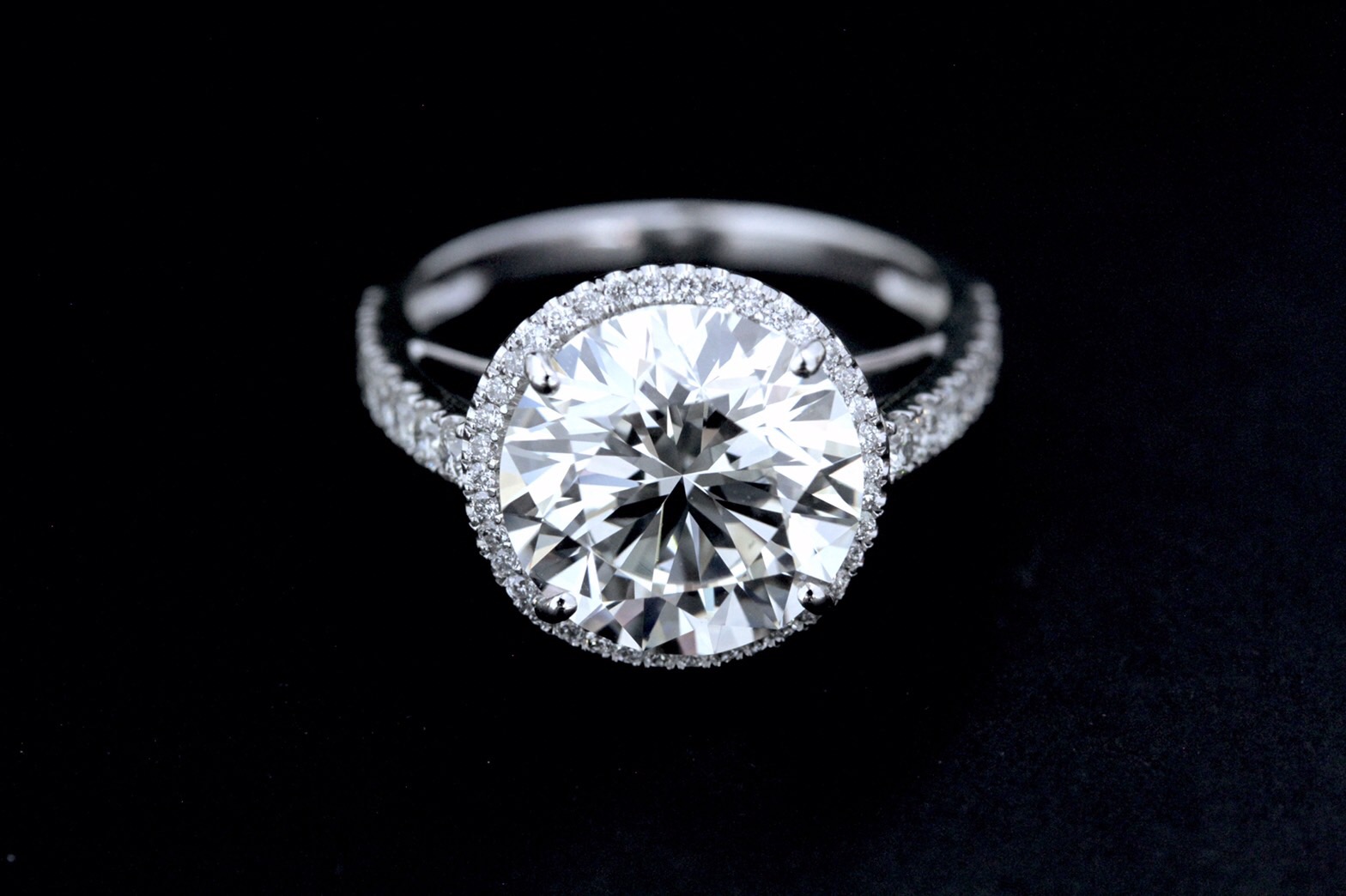 engagement-ring-venus-diamond
