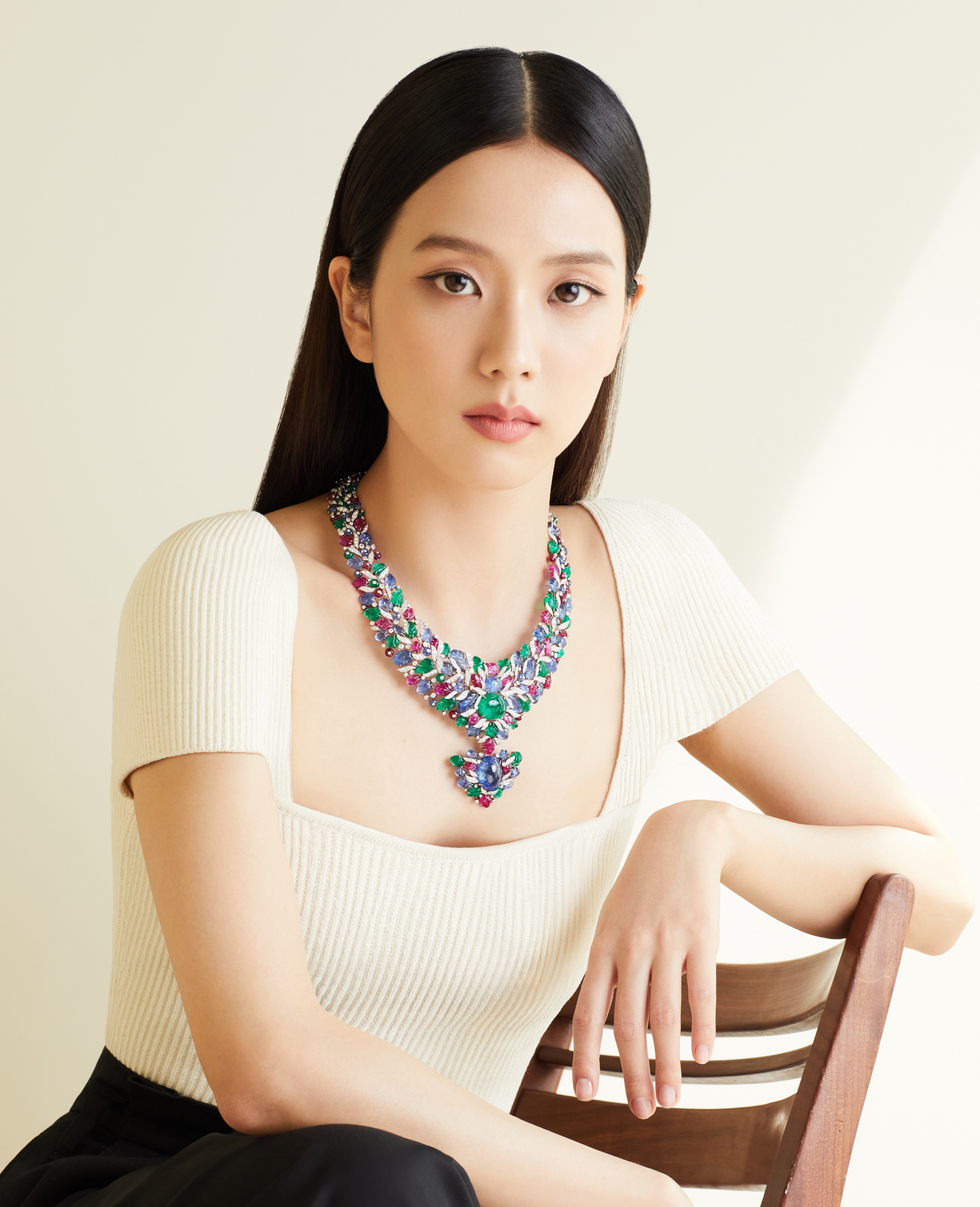 kim-jisoo-blackpink-cartier-beautes-du-monde-high-jewelry