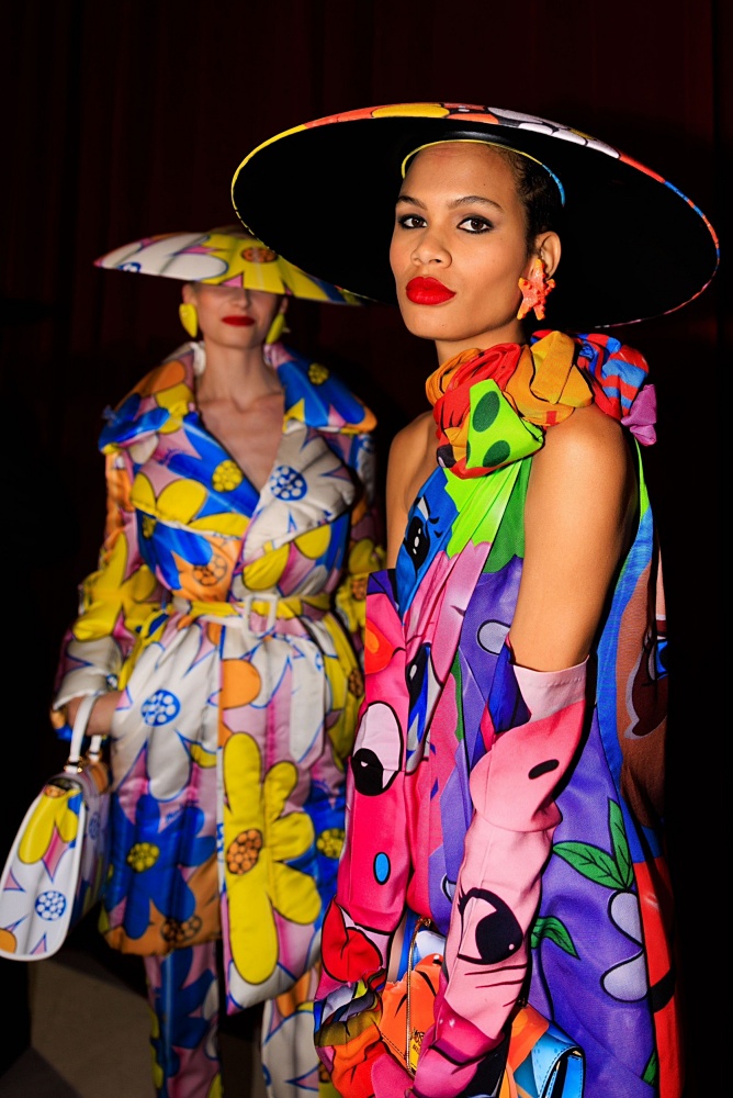 moschino ss23 model makeup looks