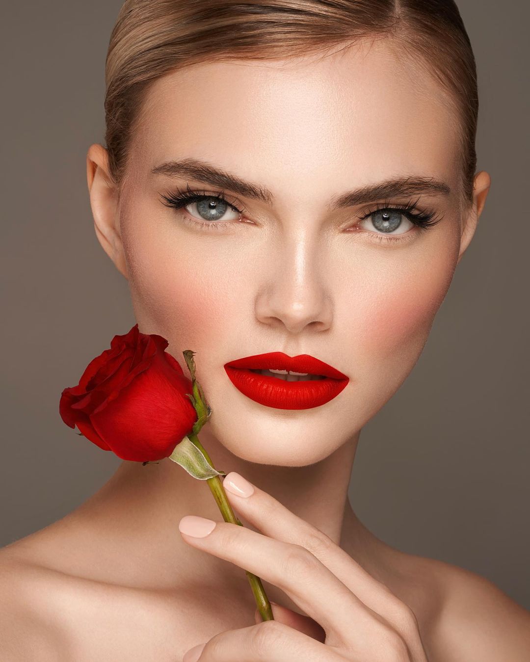 red lip liner with red lipstick
