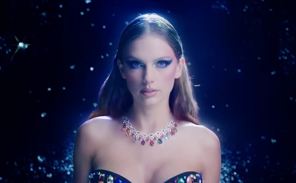 taylor swift bejeweled makeup looks 