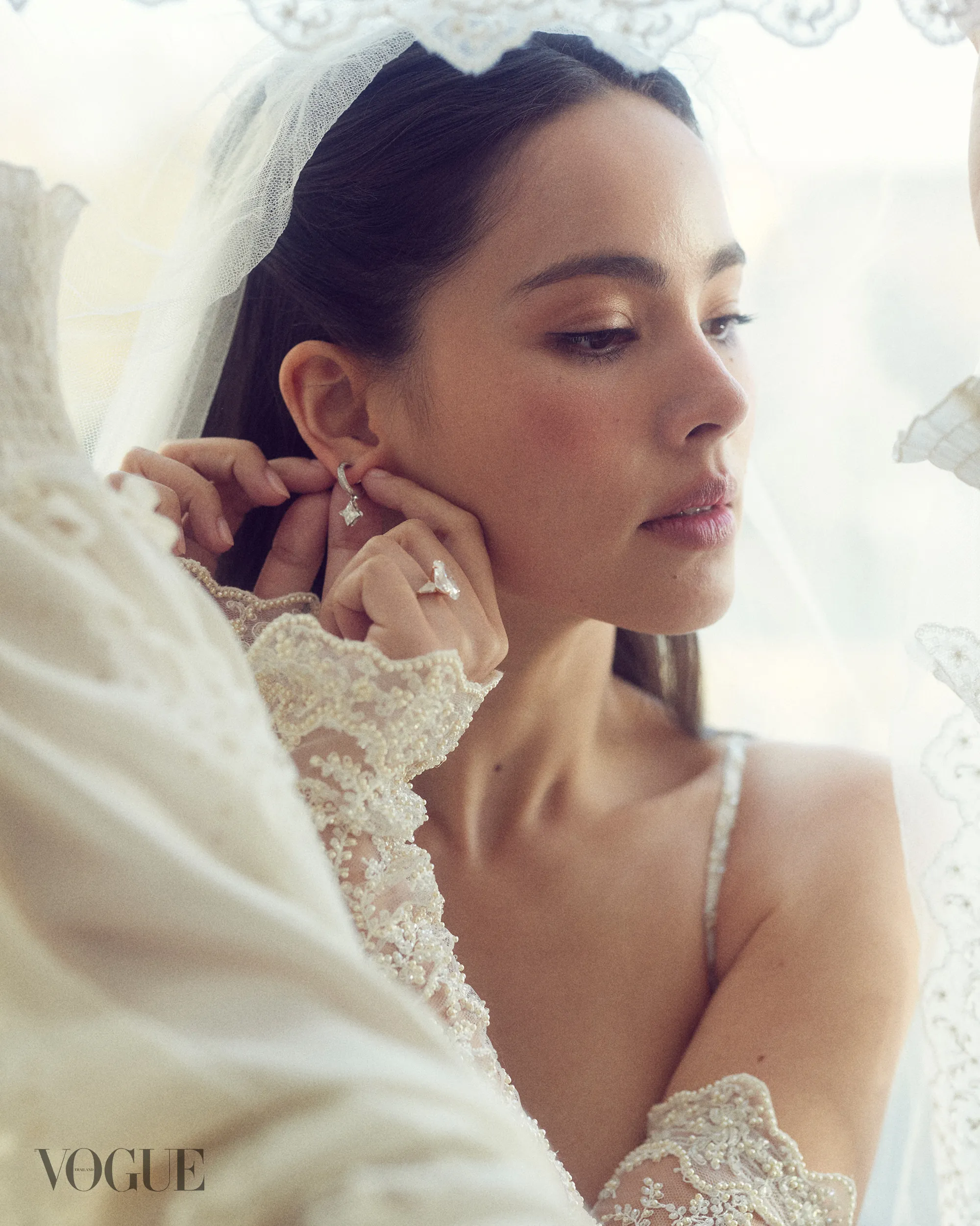 ชุดแต่งงาน 'ญาญ่า-อุรัสยา' จาก Louis Vuitton ณ งานแต่งณเดชน์ญาญ่า ประเทศนอร์เวย์