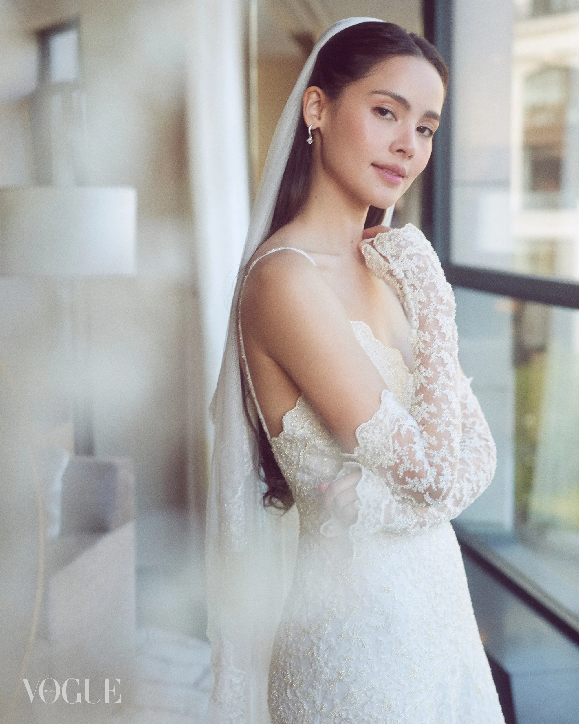 ชุดแต่งงาน 'ญาญ่า-อุรัสยา' จาก Louis Vuitton ณ งานแต่งณเดชน์ญาญ่า ประเทศนอร์เวย์