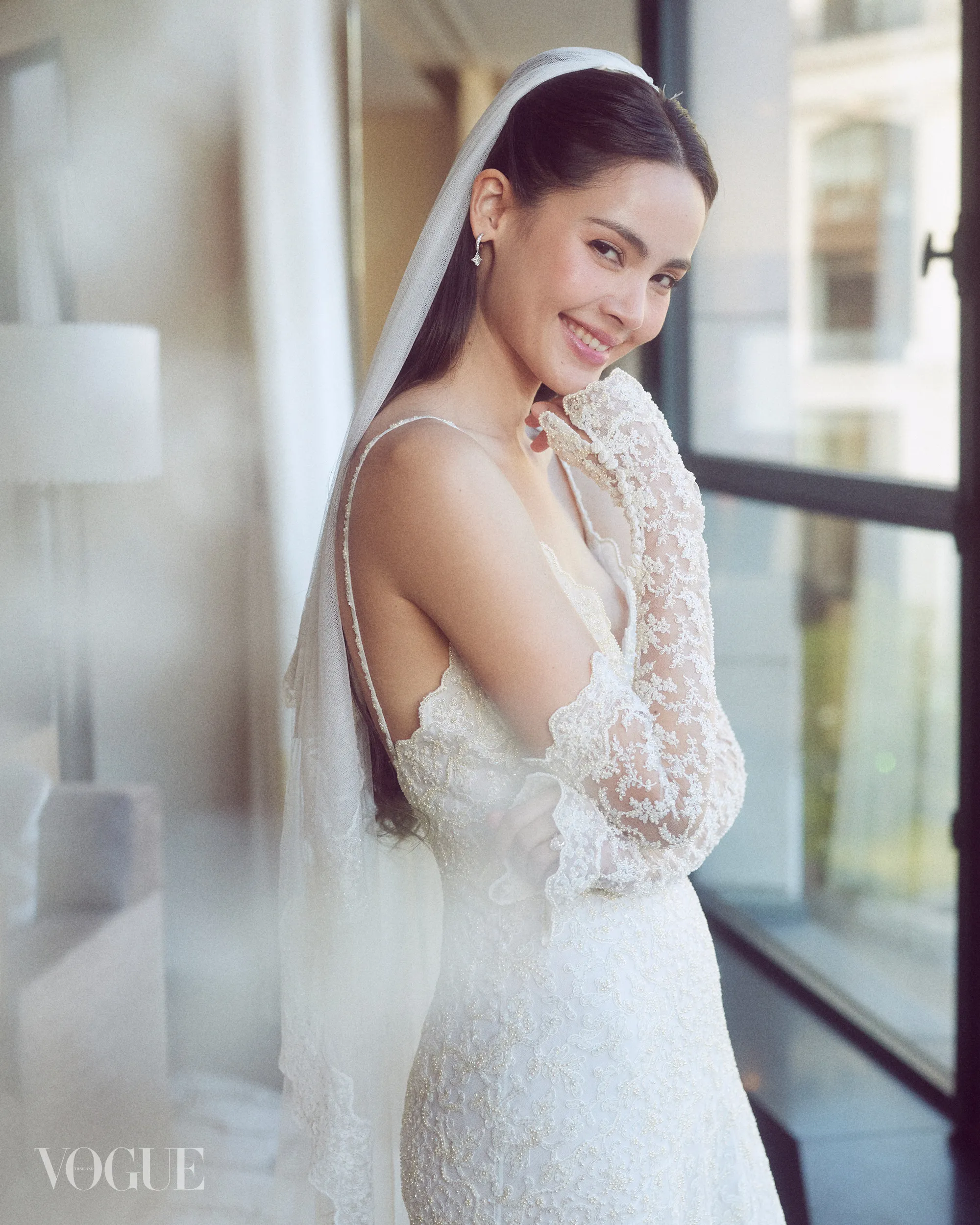ชุดแต่งงาน 'ญาญ่า-อุรัสยา' จาก Louis Vuitton ณ งานแต่งณเดชน์ญาญ่า ประเทศนอร์เวย์